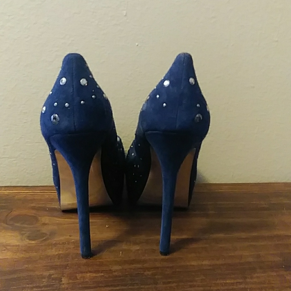Pumps - Picture 3 of 3